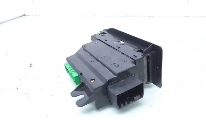 Volvo V70 (2000 - 2004) 8682950 Кнопка стеклоподъемников — фото 4