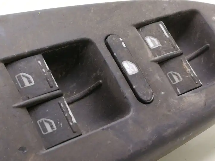 Volkswagen Touran I (2003 - 2010) 1K4959857 Блок кнопок стеклоподъемников — фото 4