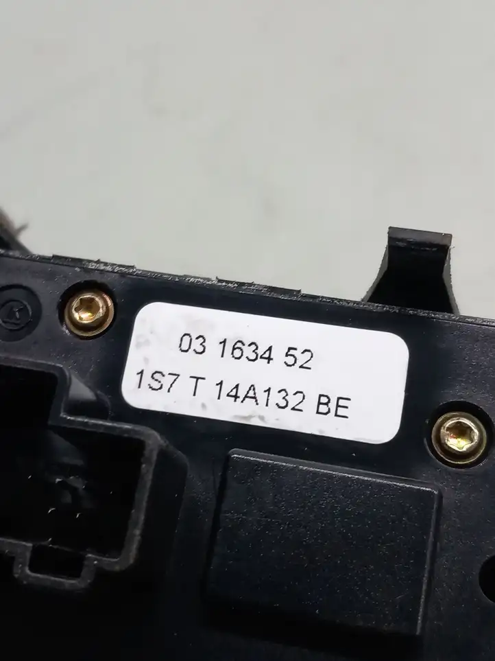 Ford Mondeo Mk III (2000 - 2007) 1S7T14A132BE Блок кнопок стеклоподъемников — фото 3