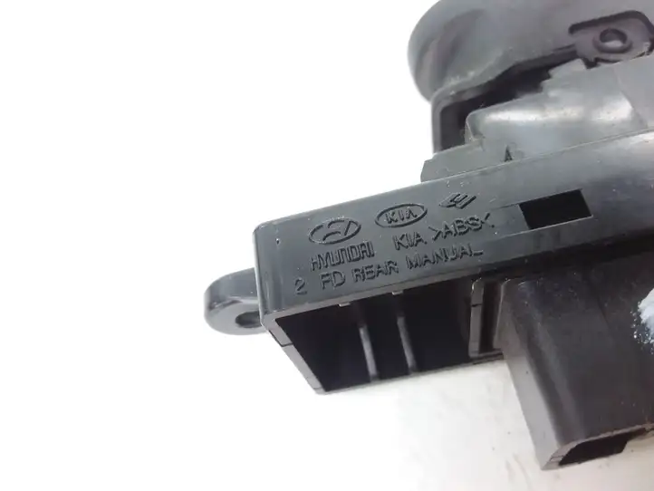 Hyundai i30 (2007 - 2012) Кнопка стеклоподъемников — фото 3