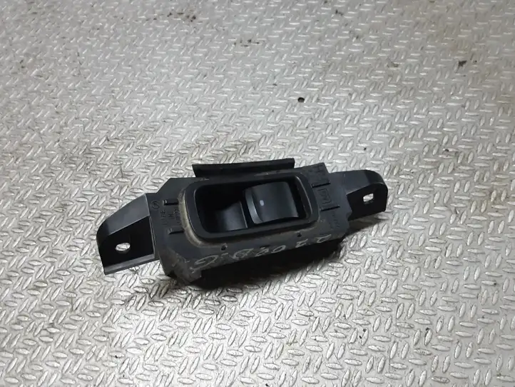 Subaru Outback (2007 - 2009) Кнопка стеклоподъемников — фото 1