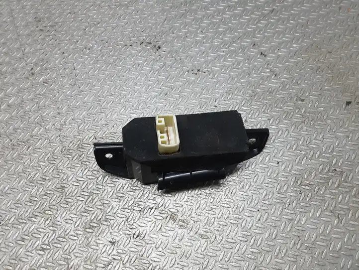 Subaru Outback (2007 - 2009) Кнопка стеклоподъемников — фото 2