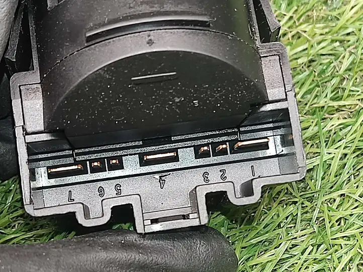 Ford Focus (2015 - 2019)  DG9T11572AA Контакты замка зажигания