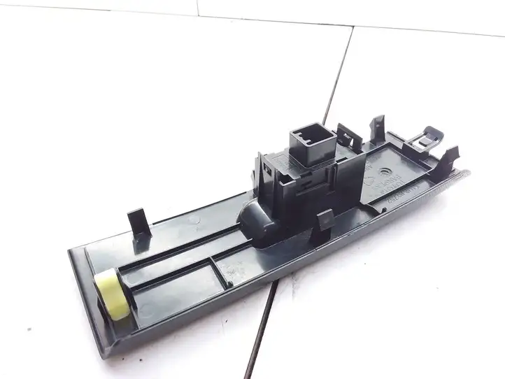 Toyota Corolla Verso E121 (2004 - 2007) 742320F030 Кнопка стеклоподъемников — фото 3