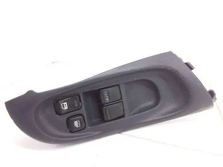 Nissan Almera N16 (2000 - 2010) 60960BM400 Блок кнопок стеклоподъемников — фото 2