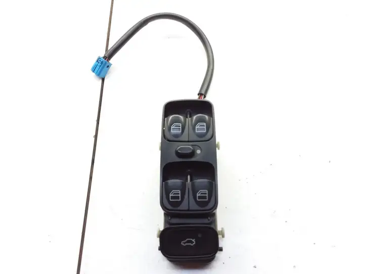 Mercedes-Benz C W203 (2000 - 2007) A2038200110 Блок кнопок стеклоподъемников — фото 1