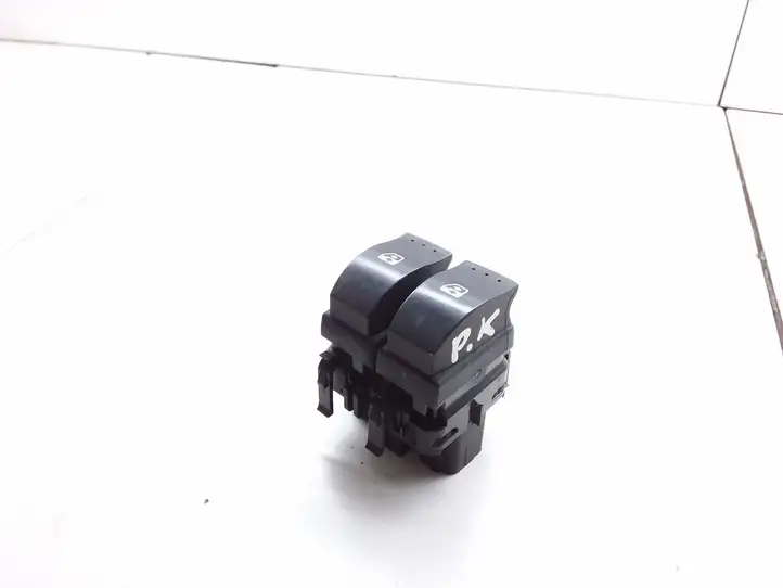 Renault Clio II (2001 - 2005) 060045A Кнопка стеклоподъемников — фото 1