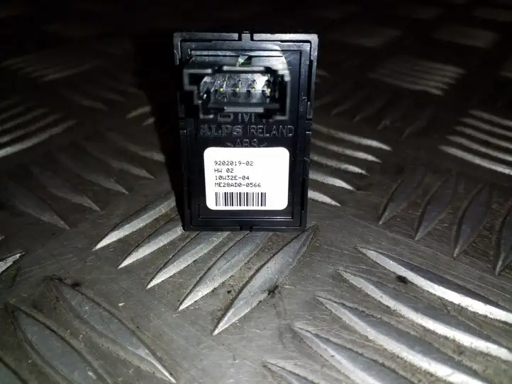 BMW X3 F25 (2010 - 2017) 9202019 Кнопка стеклоподъемников — фото 4