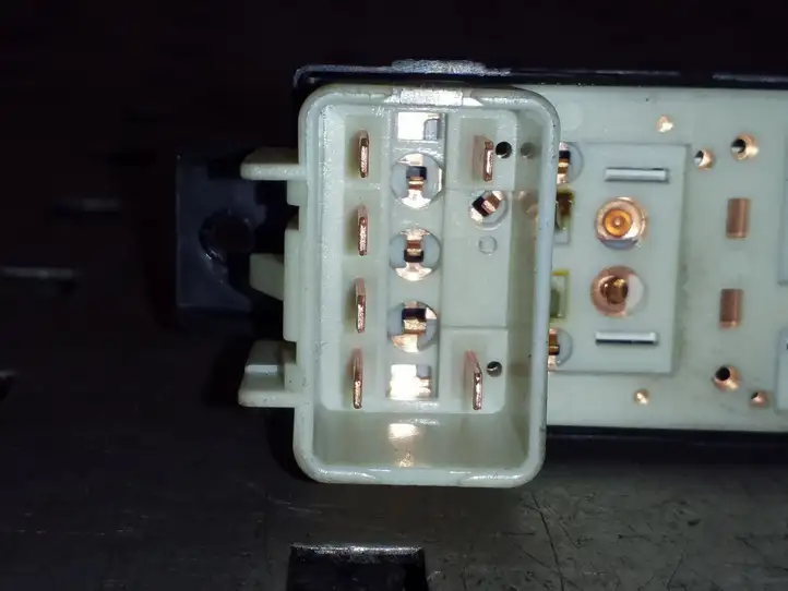 Chevrolet Captiva (2011 - 2013) 202005438 Кнопка стеклоподъемников — фото 2