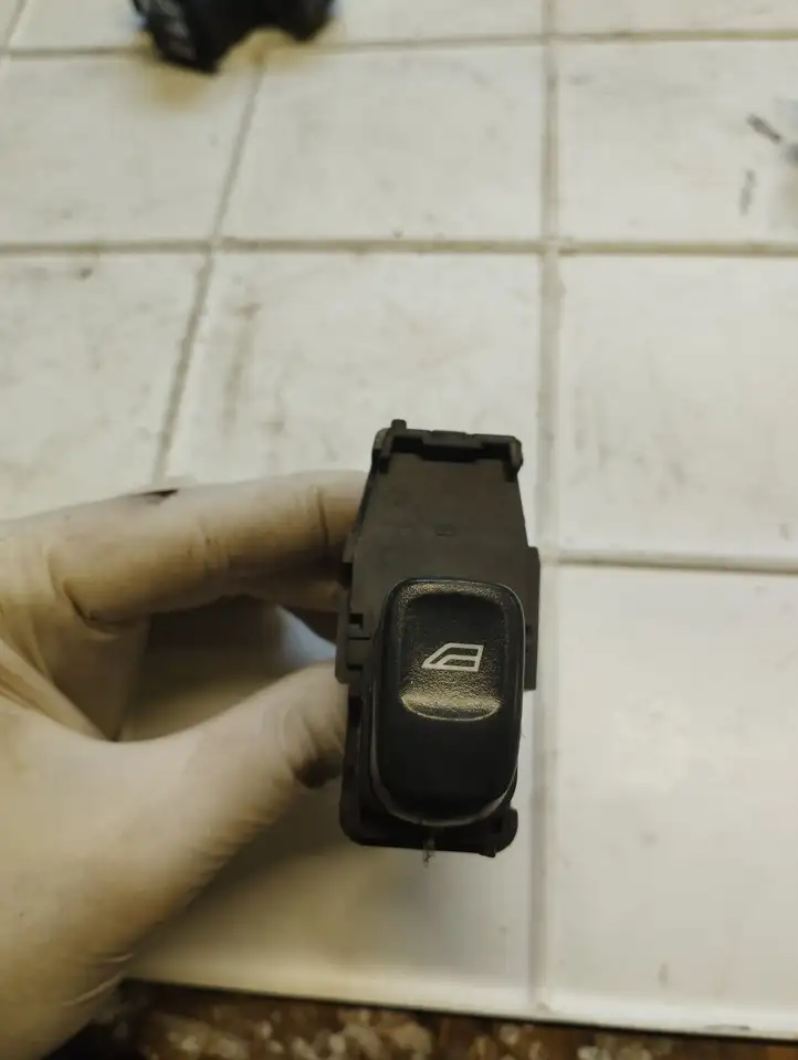 Volvo S60 (2000 - 2004) 8685288 Кнопка стеклоподъемников — фото 1