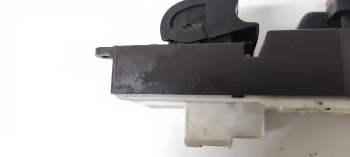 Toyota Yaris (1999 - 2003) 0115Y33 Блок кнопок стеклоподъемников — фото 6