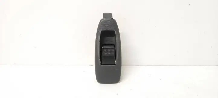 Mazda Premacy (1999 - 2005) 3583Z40 Кнопка стеклоподъемников — фото 1