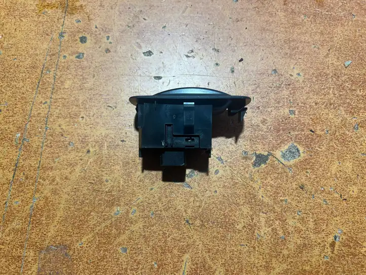 Toyota Corolla Verso AR10 (2004 - 2009) 848010F030B0 Блок кнопок стеклоподъемников — фото 5
