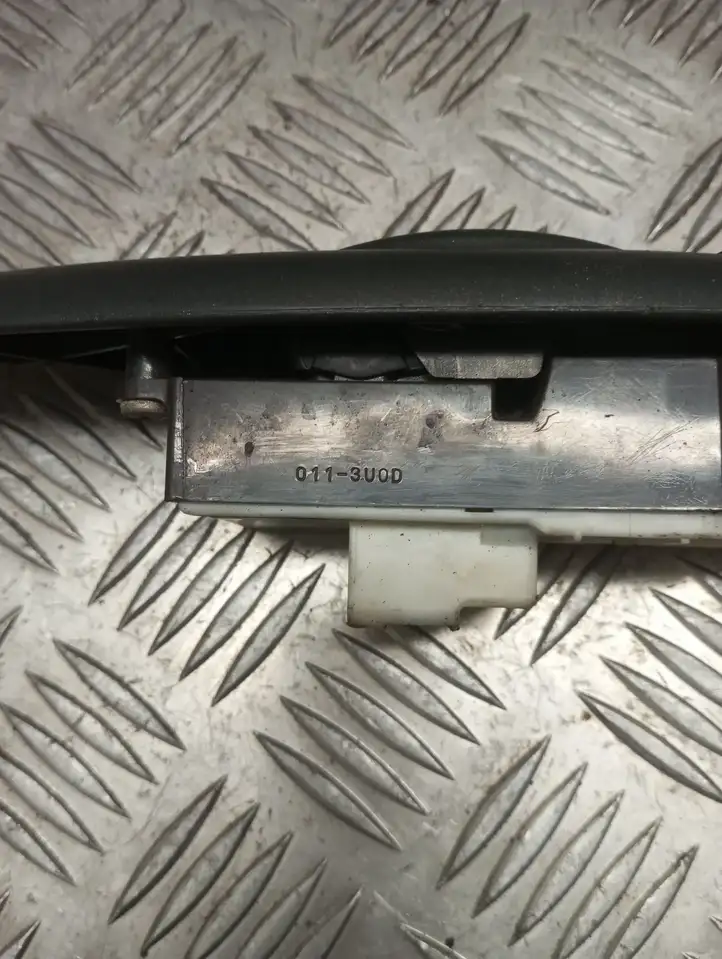 Toyota Yaris (1999 - 2003) 0013U0D Блок кнопок стеклоподъемников — фото 5