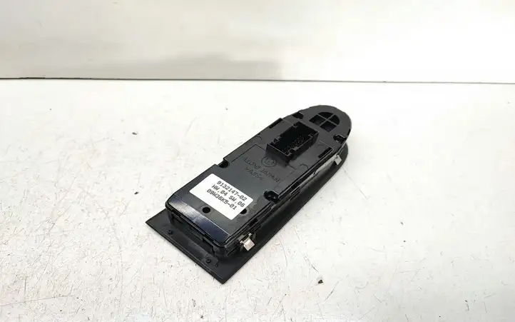 BMW 3 E90 E91 (2005 - 2012) 9132147 Кнопка стеклоподъемников — фото 2