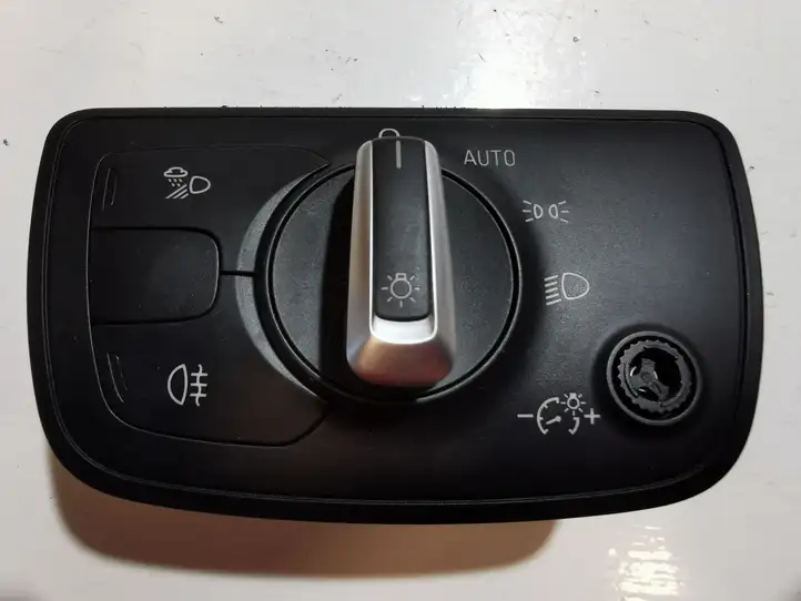 Audi A7 S7 4G (2010 - 2014) 4G0941531E Включатель фонарей — фото 1