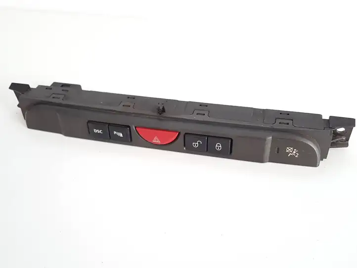 Land Rover Discovery 3 - LR3 (2004 - 2009) YUL500400WUX Другие включатели / ручки/ переключатели — фото 1