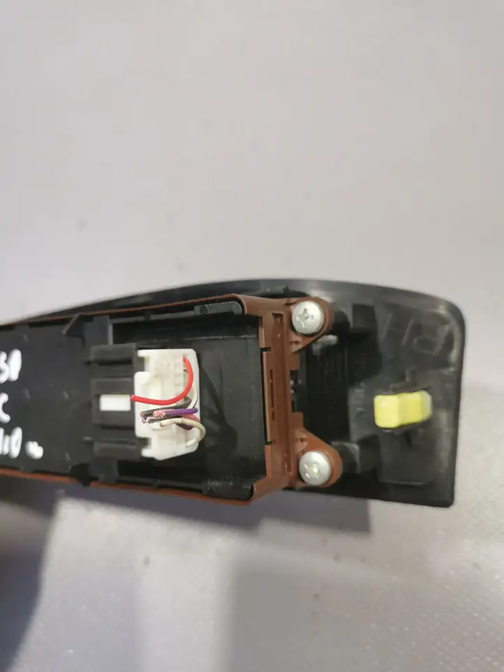Toyota Verso (2009 - 2012) 8404005040 Блок кнопок стеклоподъемников — фото 2