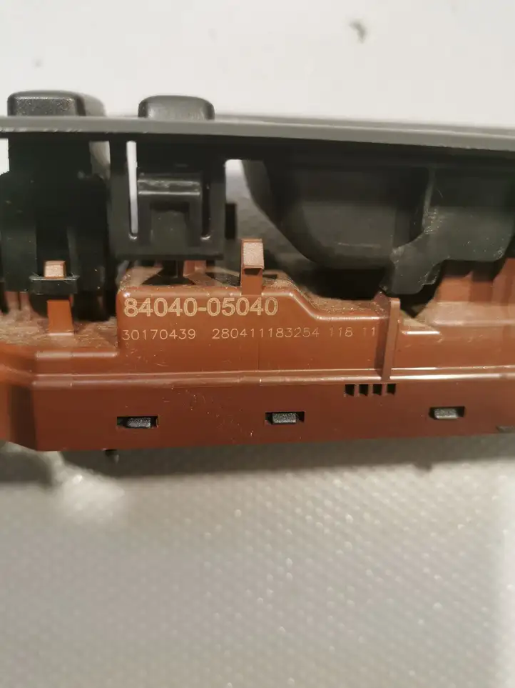 Toyota Verso (2009 - 2012) 8404005040 Блок кнопок стеклоподъемников — фото 3