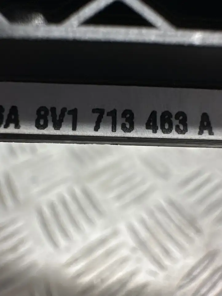 Audi A3/S3 8V (2012 - 2016) 8v1713463a Индикатор передач — фото 3
