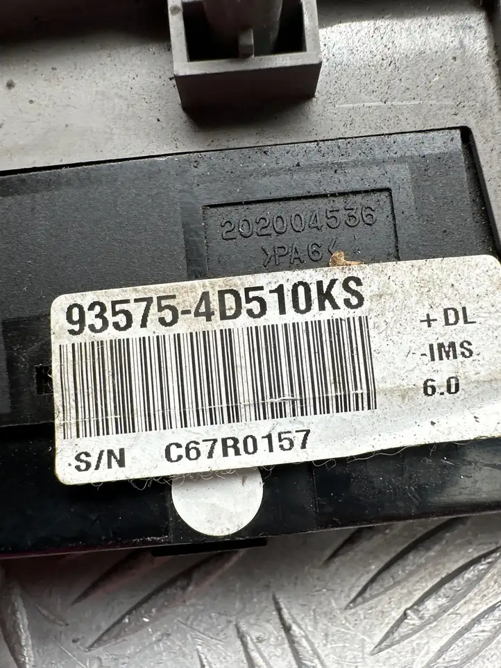 Hyundai Trajet (2004 - 2007) 202004536 Кнопка стеклоподъемников — фото 3