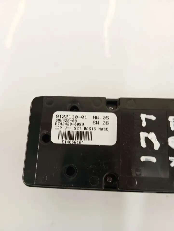 BMW 5 E60 E61 (2004 - 2010)  9122110 Кнопка стеклоподъемников