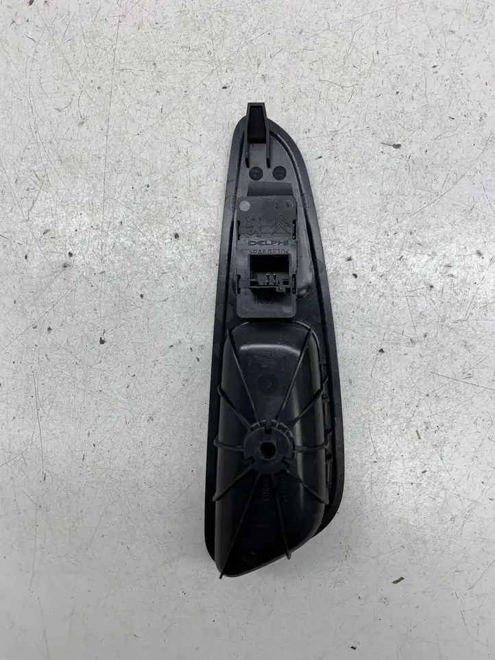 Peugeot 308 (2007 - 2013) 96573850XT Кнопка стеклоподъемников — фото 3