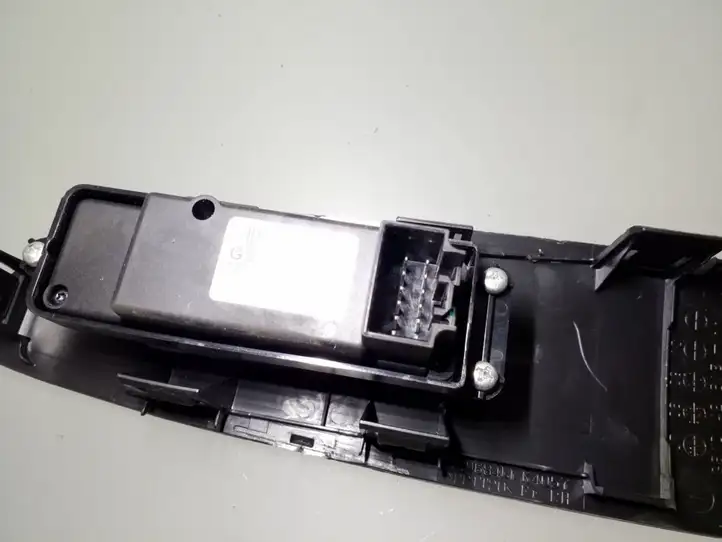 Mazda 6 (2009 - 2012) GS1D66370 Кнопка стеклоподъемников — фото 4