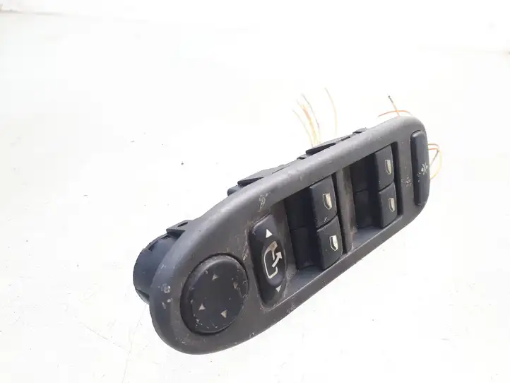 Citroen C5 (2001 - 2004) 96332289ZJ Кнопка стеклоподъемников — фото 1