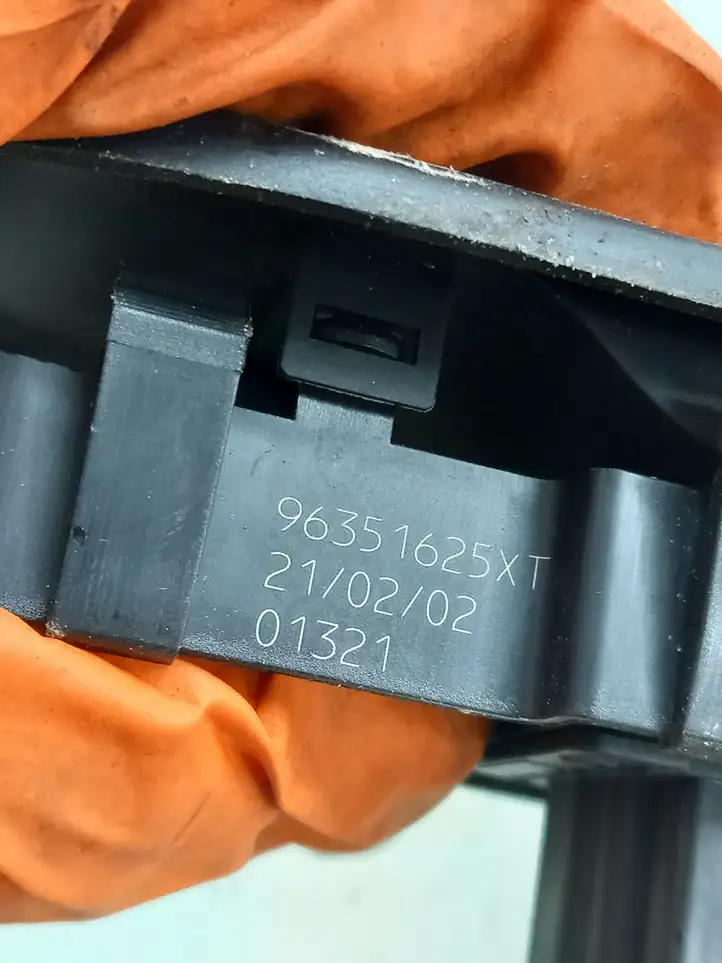 Peugeot 307 CC (2001 - 2005) 96351625 Блок кнопок стеклоподъемников — фото 3