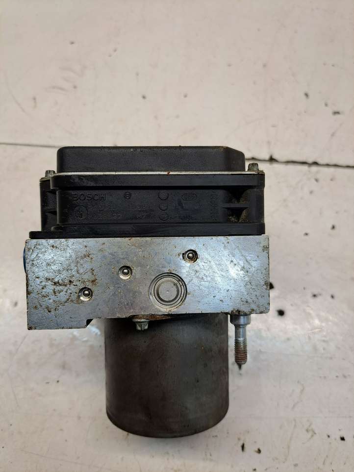 Toyota Avensis T270 (2009 - 2012)  0265235406 Блок ABS