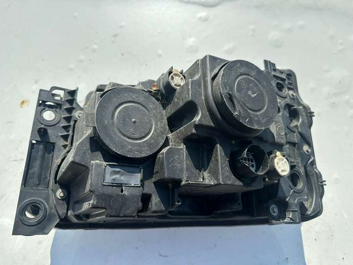 Land Rover Range Rover Sport (2009 - 2013)  AH2213W029ac Передняя фара