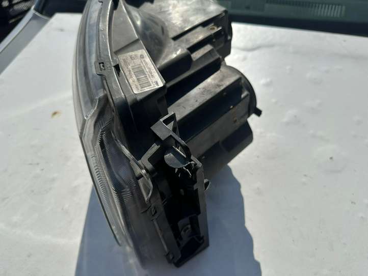 Land Rover Range Rover Sport (2009 - 2013)  AH2213W029ac Передняя фара