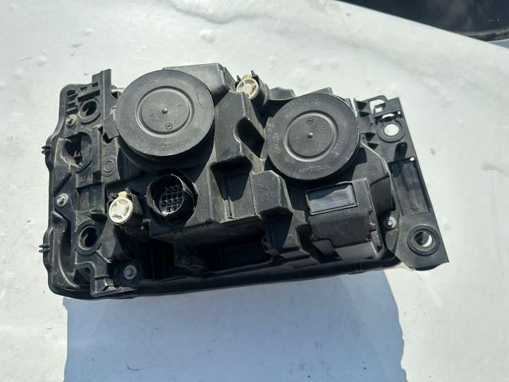 Land Rover Range Rover Sport (2009 - 2013)  AH2213W030AC Передняя фара