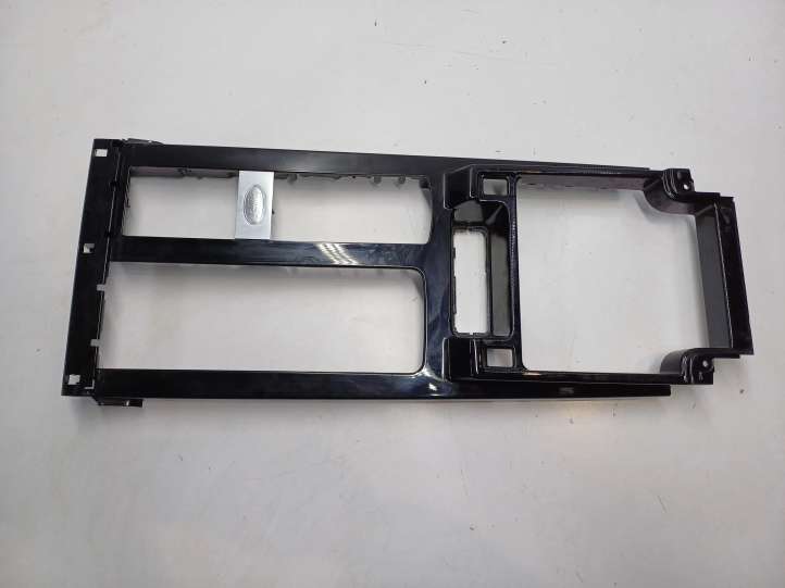 105870891C Land Rover Discovery 5 Kita centrinė konsolės (tunelio) detalė