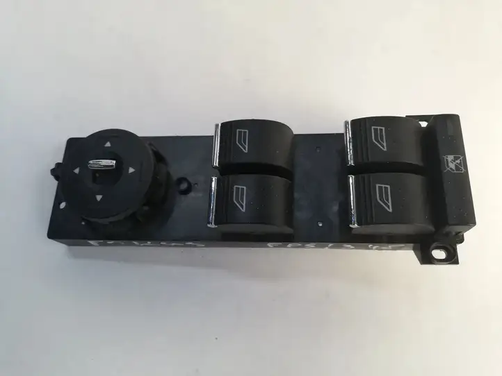 Ford Focus (2008 - 2011) 8M5T14A132AC Кнопка стеклоподъемников — фото 1