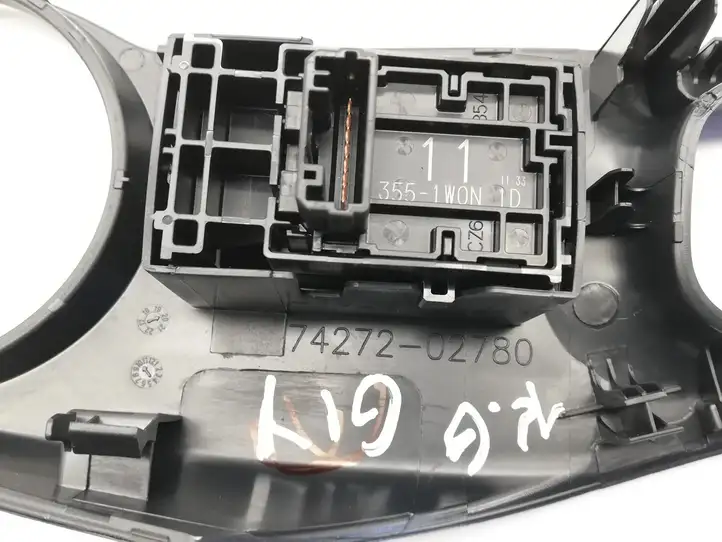 Toyota Corolla E210 E21 (2018 - ) 7427202780 Кнопка стеклоподъемников — фото 3