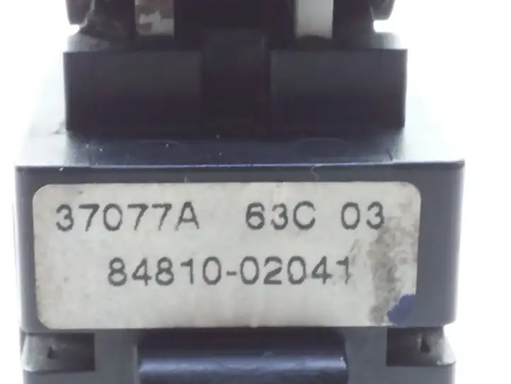 Toyota Corolla E120 E130 (2000 - 2004) 8481002041 Кнопка стеклоподъемников — фото 4