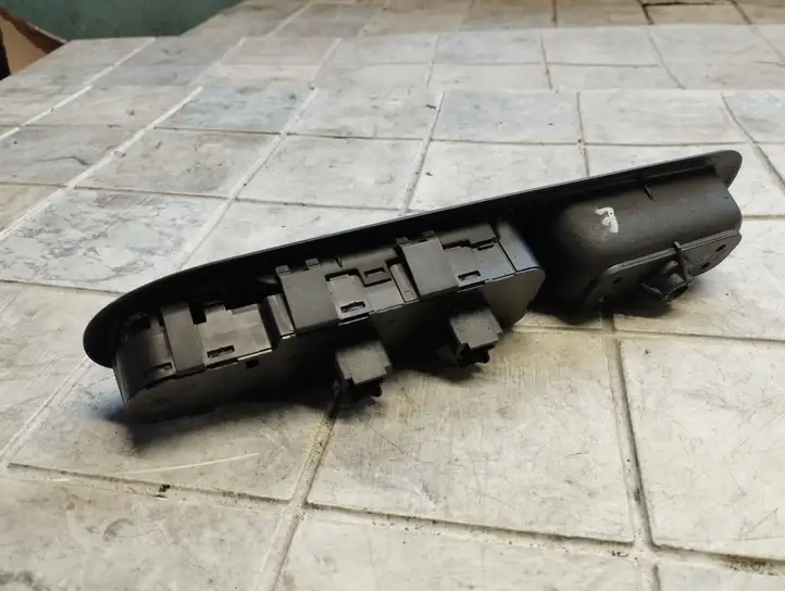 Peugeot 407 (2004 - 2011) 53269704 Кнопка стеклоподъемников — фото 3
