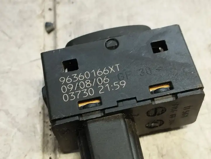 Peugeot 407 (2004 - 2011) 96360166XT Кнопка стеклоподъемников — фото 2