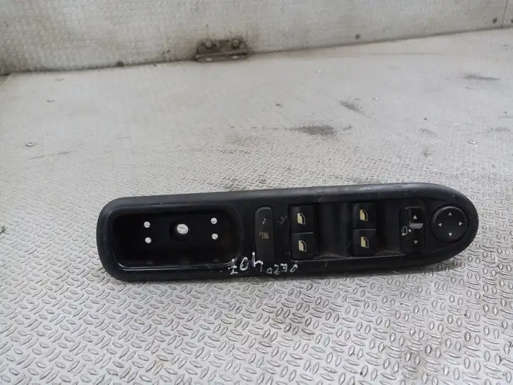 Peugeot 407 (2004 - 2011) 96468704XT Кнопка стеклоподъемников — фото 1