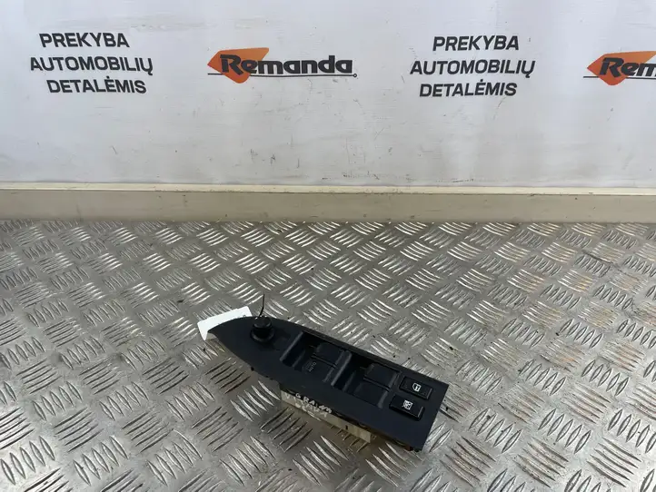 Suzuki Grand Vitara II (2005 - 2008) 8372765J05 Блок кнопок стеклоподъемников — фото 1