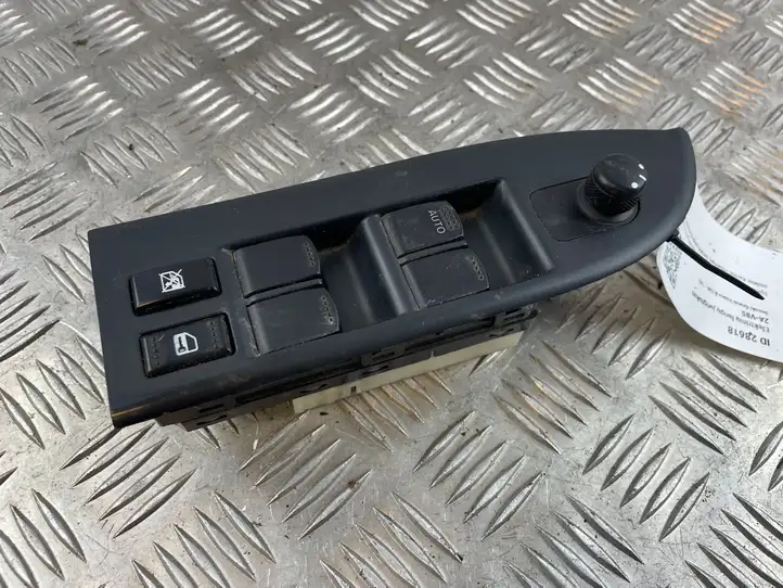 Suzuki Grand Vitara II (2005 - 2008) 8372765J05 Блок кнопок стеклоподъемников — фото 4