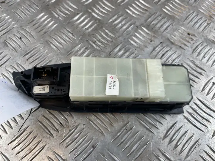 Suzuki Grand Vitara II (2005 - 2008) 8372765J05 Блок кнопок стеклоподъемников — фото 7
