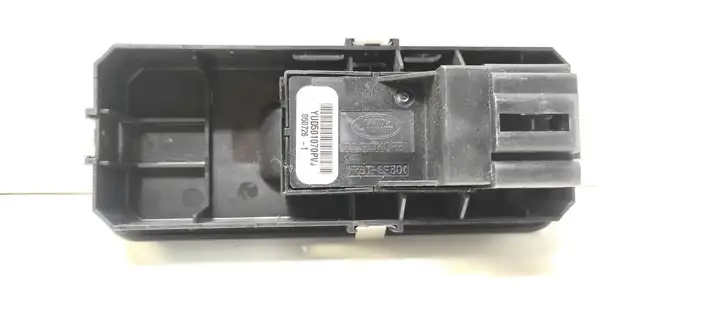 Land Rover Discovery 3 - LR3 (2004 - 2009) YUD501070 Блок кнопок стеклоподъемников — фото 3
