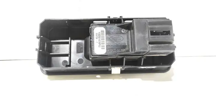 Land Rover Discovery 3 - LR3 (2004 - 2009) YUD501070 Блок кнопок стеклоподъемников — фото 3