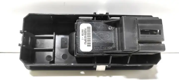 Land Rover Discovery 3 - LR3 (2004 - 2009) YUD501070 Блок кнопок стеклоподъемников — фото 4