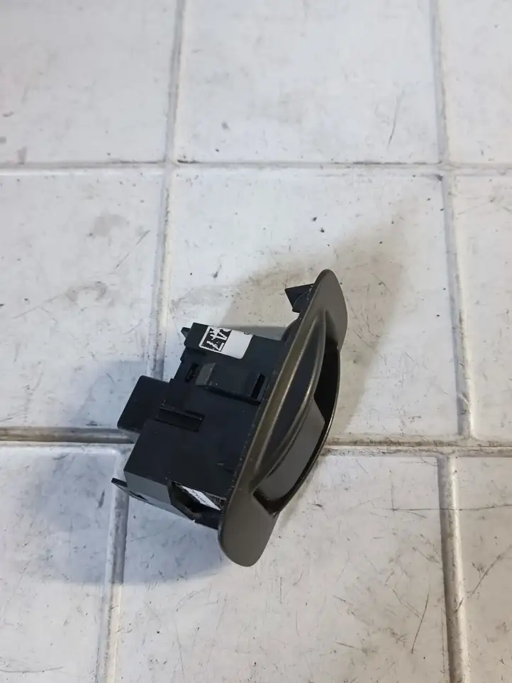 Toyota Corolla Verso AR10 (2004 - 2009) 54035228 Блок кнопок стеклоподъемников — фото 2