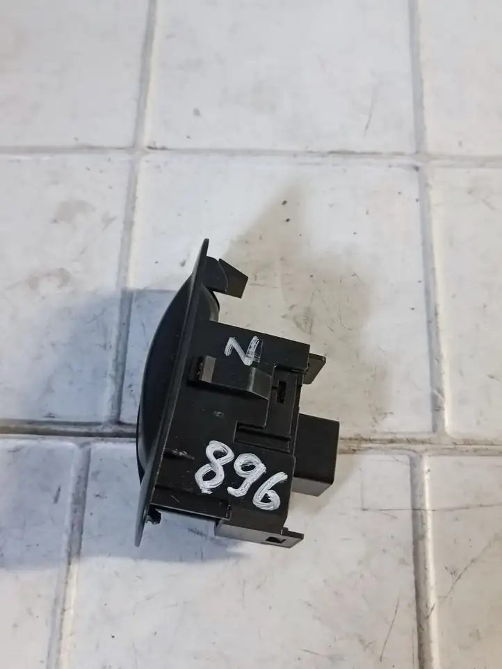 Toyota Corolla Verso AR10 (2004 - 2009) 54035228 Блок кнопок стеклоподъемников — фото 3