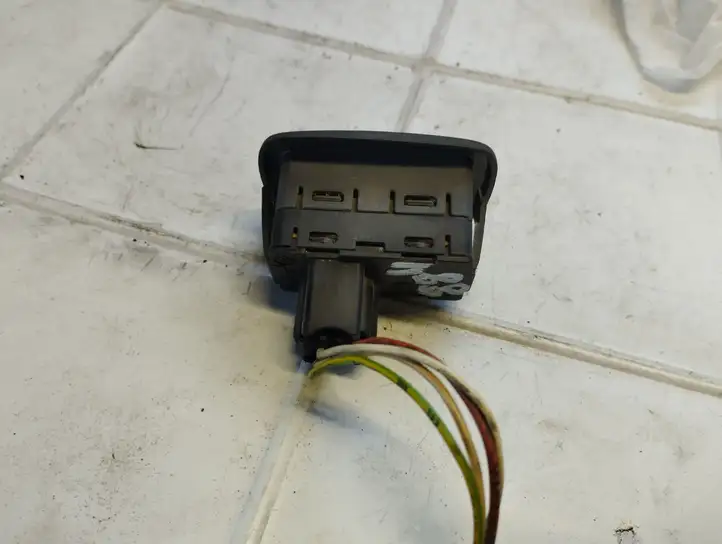 Citroen C5 (2004 - 2008) 96515962ZF Кнопка стеклоподъемников — фото 3